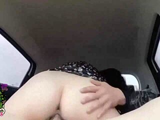 Young girl gets fucked in the car
