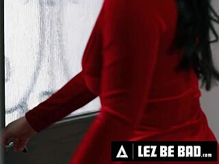 Lez be bad: Lonely Wife Valentina Nappi Enjoys Rough Pegging with Sexy Mistress Katrina Colt