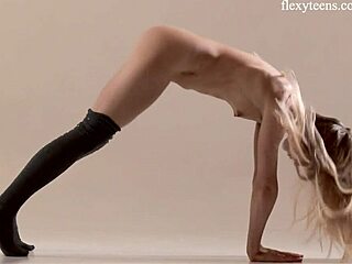 Hairy teen Mochalkina displays incredible flexibility in athletic performance
