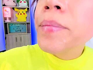 Lila Jordan brushes her teeth with saliva and huge tongue