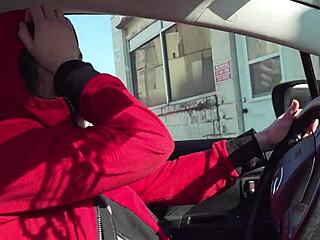 嘴里塞球gag 开车兜风