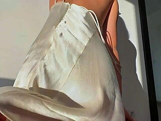 My best friend is a cuckold, his girlfriend and I fuck while he is working 😏