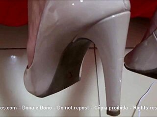 Brazilian married woman enjoys her day in a skirt