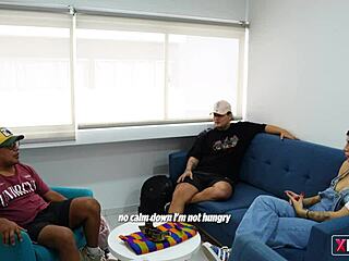 seduciendo al amigo gay de mi hermanastro con tetas grandes