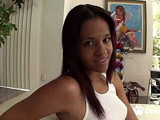 不敢信Bambi Wolfe黑泡泡臀狂騎白屌