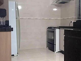 amadora seduz o eletricista e paga o servi�o com xerecard