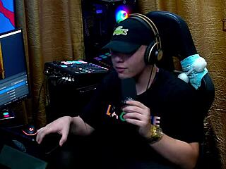 Dani motta and danielly patricia show small tits and lick each other during podcast interview