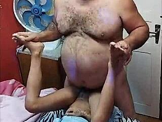 Tiuzao And Horny Girl Teasing In Garage, Clothes Ripped For Striptease With Old Man