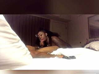 Black beauty gets a dirty massage with a happy ending