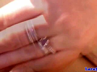 Hey now! Mature British lesbian gets fingered and toyed in hot heel action