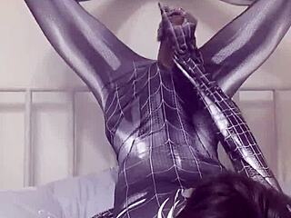 性感男同志18+蜘蛛侠式撸管？