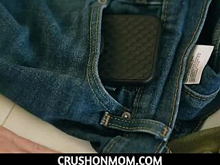 Dirty stepson enjoys MILF Robbin Banx's big tits and ass