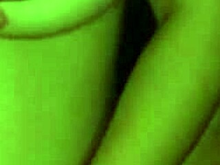 勾引巨乳女友粗揉骚逼！