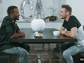 Hot black gay man fucks muscular bodybuilder bareback