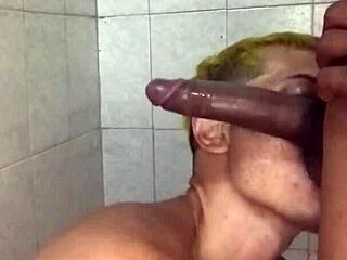 Wow! Novinho Pirocudo Fills My Mouth with Huge Cock!