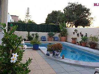 Testing the gardener’s skills in the wild. Wild stuff! 🌿