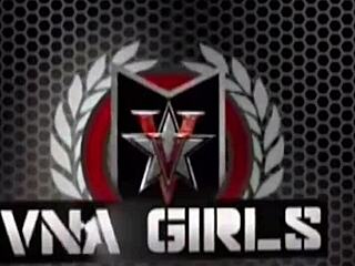 Kimber Lee displays big pussy lips and ass in foot fetish masturbation.