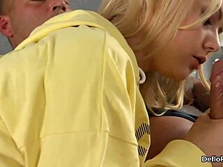 Pretty Sweetie Spreads Tight Hole for First Hardcore Defloration