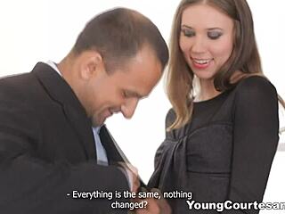 年轻妓女在丝袜性爱中展示Ananta Shakti