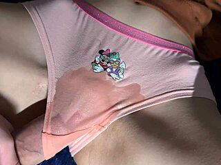 i'm hooked on rubbing and cumming on kinky panties!