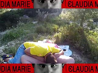 Fat Curvy Babe Inserts Cookies Into Pussy For Gay Friend!