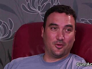 Foxy Peach gets cumshot on her face and eats charge