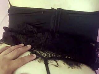 Cogidota de a perrito afortunado de pito chico se coge por fin a su amiga?