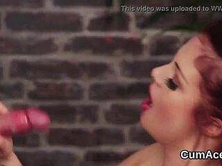 Naughty idol gets cumshot on her face, swallowing all the juice