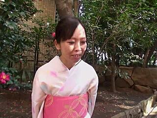 Sticky sex with yukata mature woman, Tanaka Nozomi 😍