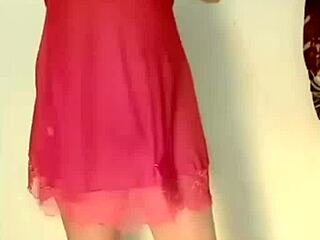 Pakistani girl strips nude! Mujra tease!