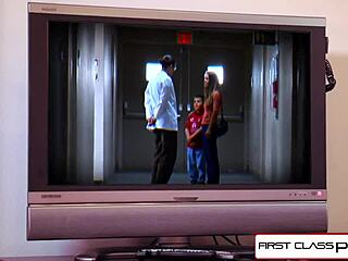 adriana chechik sucks big dick in stripper experience 😍