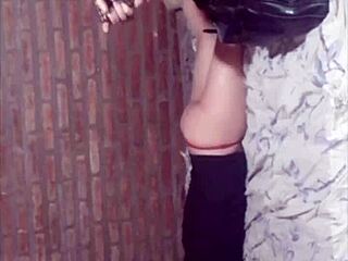 床上逮到小偷顺势操翻她肛交内射