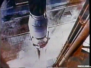 Linda Lovelace delivers a mind-blowing classic blowjob till he finishes!