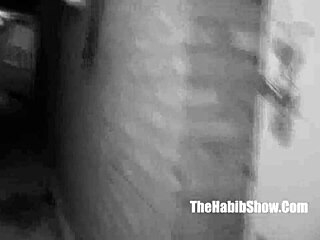 layla red shows off thick juicy booty