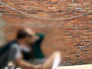 年轻骚妹学校公开吹箫大屌