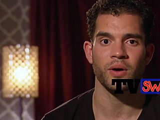 Spoiled swinger chicks moan loudly in group sex