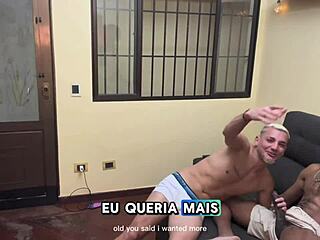 esse dotado de 24 cm estava perdido na rua levei ele pra casa para poder achar o caminho e ele acabou achando o caminho do meu cu e do meu marido