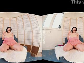 Yanks Amateur Hope Gold Cums Hard in Virtual Reality Solo!