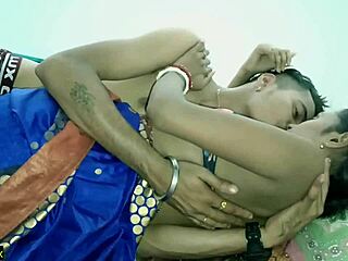 18岁情侣在亲密商店享受软性爱