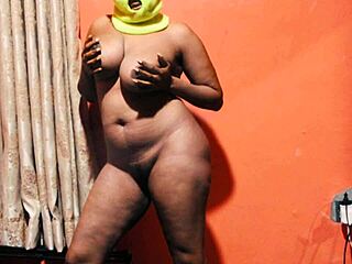 清新公主扎拉3D秀翘臀大屁股