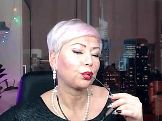 Hey, StepMom, Show Off That Bikini Body for the Contest!