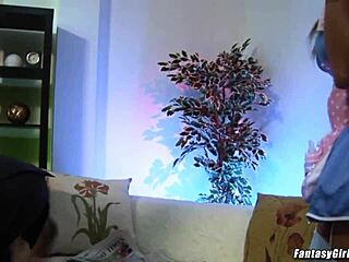 嘿Trina Michaels，大屁股穿长袜肛交爽不爽？