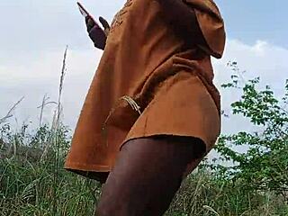 Crazybitch Shows Ass Dance Moves to Proud Family