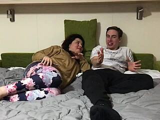 Italiana's footjob and cumshot session with max felicitas