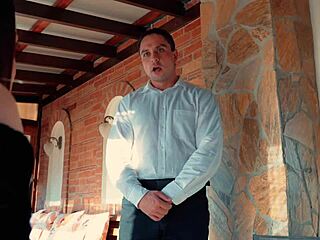 Hey, did this waiter just bang a hot milf during a quickie at the restaurant?