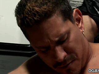 gay gloryhole encounter