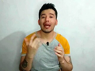 joven medico es penetrado por su jefe el doctor maduro dotado de 23cm de verga gruesa en el cubiculo del hospital