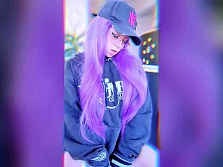 big booty girl begs to have her tight pussy filled with cum