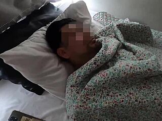 Tiktoker linda despierta a su novio y él la deja con el coñito lleno de leche