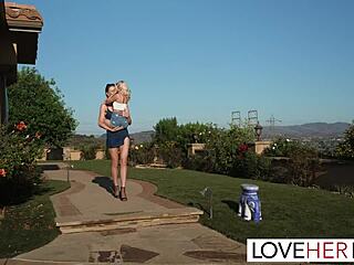 女巨人足交吸吮支配娇小18岁奴BDSM动画